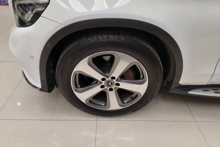 Used Mercedes-Benz GLC 2017 GLC 260 4MATIC Luxury Model
