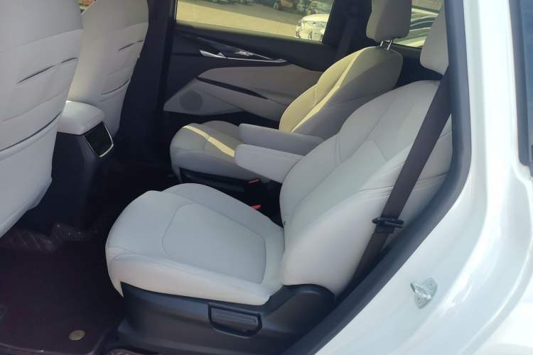 Used SAIC MAXUS G50 2022 1.5T Manual Touring A
