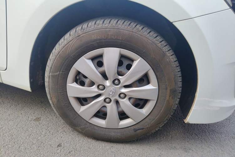 Used Hyundai Verna (older generation) 2014 1.4L Manual Smart GLS Trim
