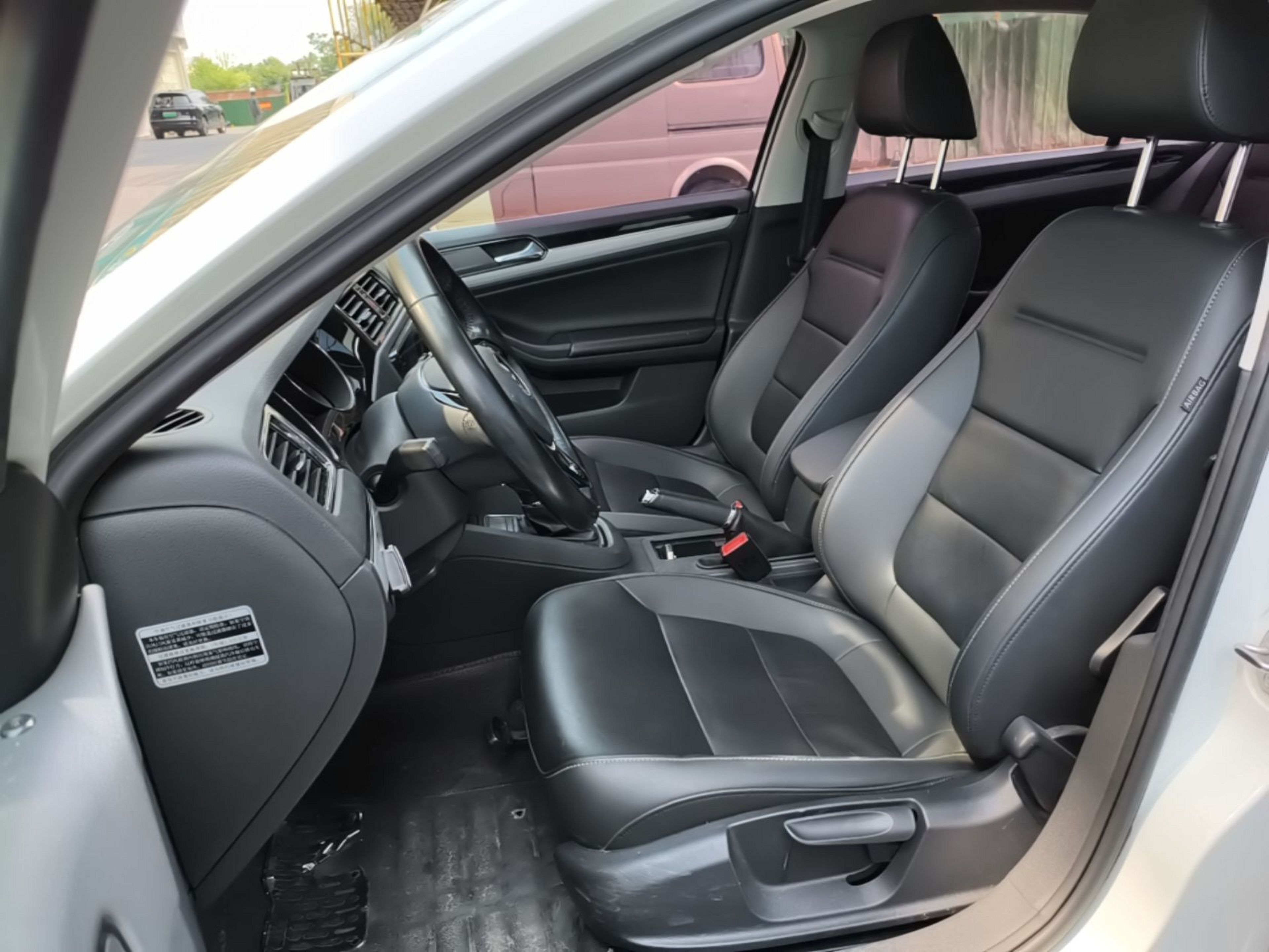 Interior delantero