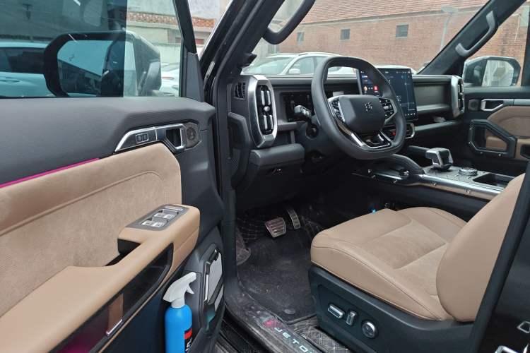 Used JETOUR Traveler 2023 2.0T All-Wheel Drive CrossPRO+