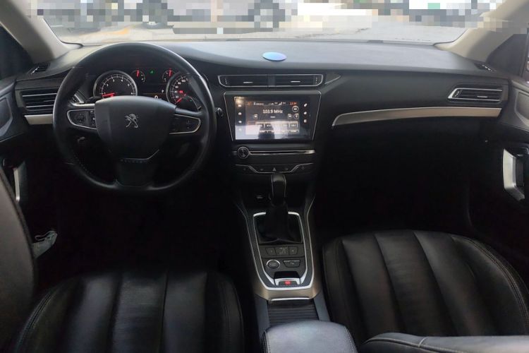 Used Peugeot 408 2014 1.6T Automatic Supreme Edition Center Console