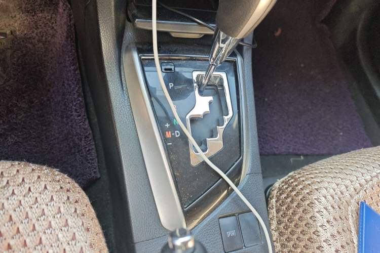 Used Toyota Corolla 2014 1.6L CVT GL Gear Lever