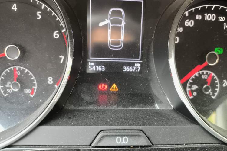 Used Volkswagen Lamando 2017 280TSI DSG Comfort Edition Odometer Close Up