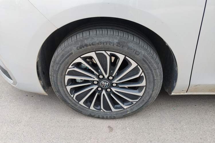 Used Buick GL8 New Energy 2025 Lu Shang Luxury Edition 7-Seater Left Front Wheel Hub