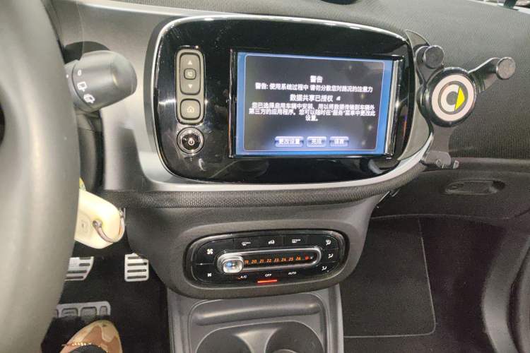 Used smart fortwo 2017 1.0L 52kW New Sound Special Edition China V Emission Standard
