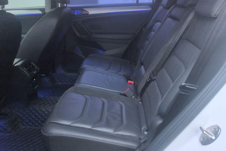 Used Volkswagen Tiguan L 2020 330TSI Automatic Two-Wheel Drive Smart Luxury Edition China VI Standard
