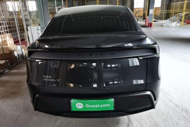 Used Tesla Model Y 2025 Rear-Wheel-Drive Version
