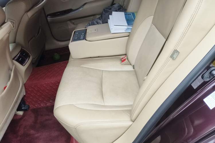 Used Toyota Crown 2012 2.5L Royal Comfort Edition
