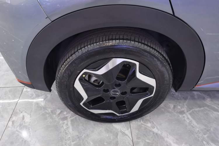 Used BYD Dolphin 2021 405 km Free Version Right Rear Wheel Hub