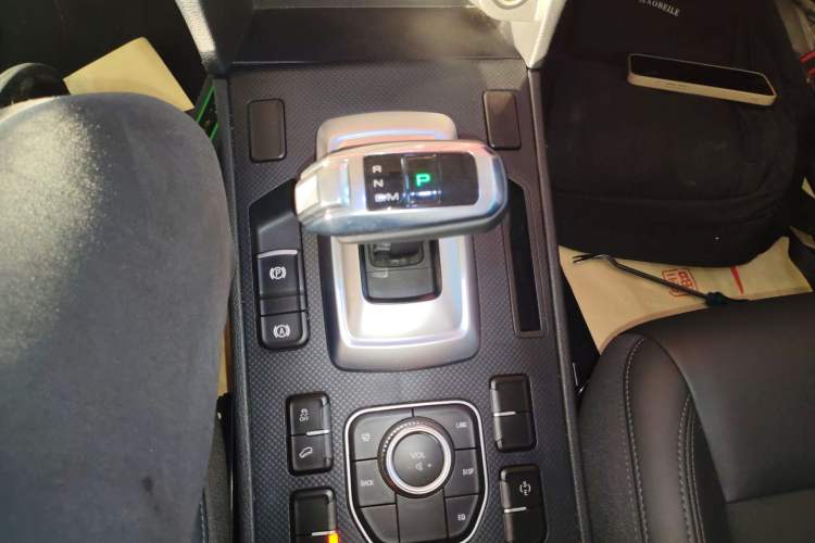 Used Haval H6 Coupe 2020 Smart Connect Version 1.5T Automatic Two-Wheel Drive Elite Model Gear Lever
