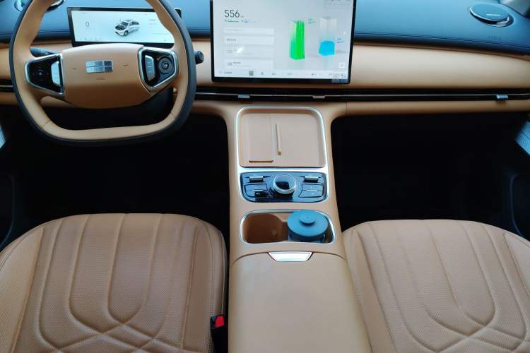 Used Geely Galaxy Galaxy Xingjian 7 EM-i 2025 120km Exploration+ Version
