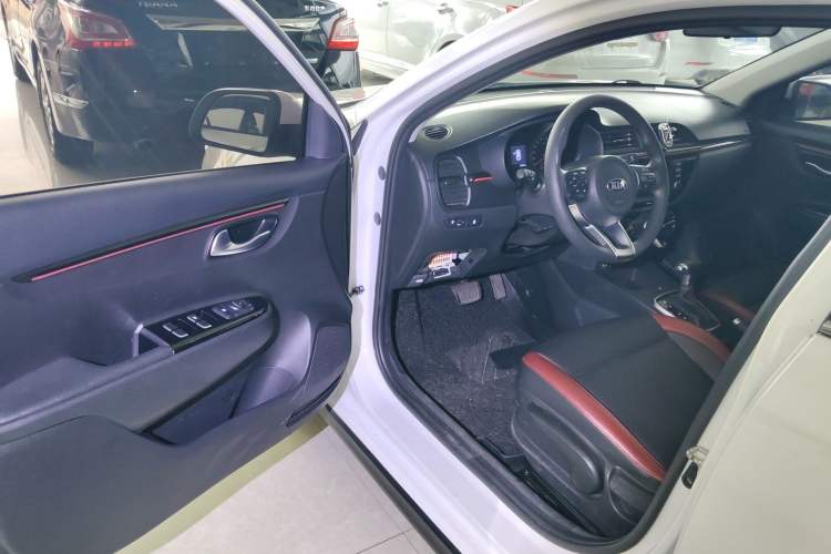 Used Kia KX Cross 2017 1.4L AT GLS