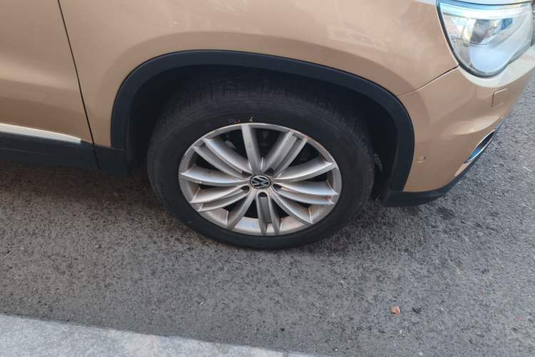Used Volkswagen Tiguan 2012 2.0 TSI Automatic All-Wheel Drive Flagship Edition Right Front Wheel Hub