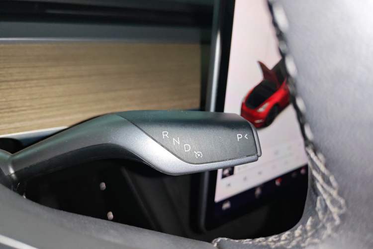 Used Tesla Model Y 2021 Long-Range All-Wheel-Drive Version
