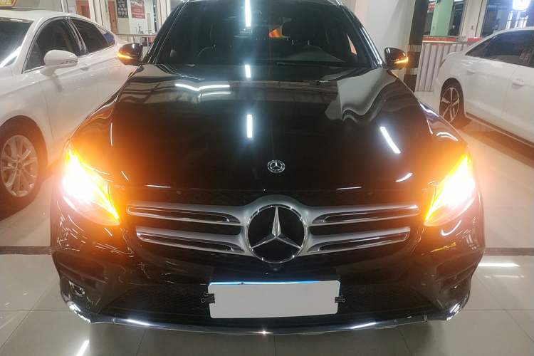 Used Mercedes-Benz GLC 2018 GLC 260 4MATIC Luxury Model
