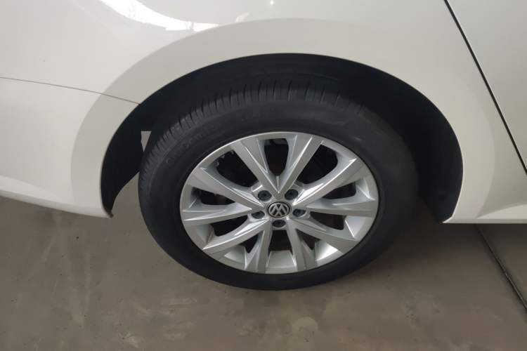 Used Volkswagen Lavida 2017 1.6L Manual Comfort Edition