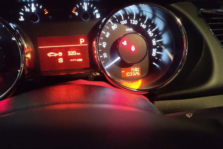 Used Peugeot 3008 2016 2.0L Automatic Trend Edition Odometer Close Up