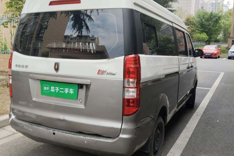 Used Jinbei Hiace X30 2023 1.5L Business-Grade Minibus 5/6/7-Seater Central Air Conditioning Version SWC15M