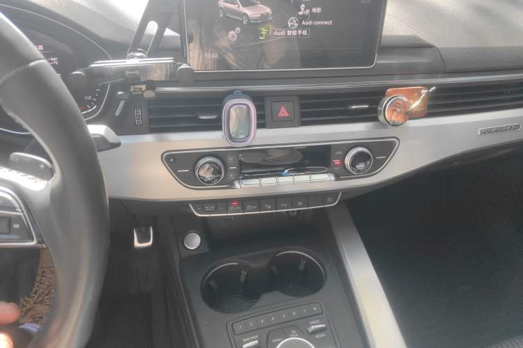 Used Audi A4L 2019 45 TFSI quattro Sport model China V standard
