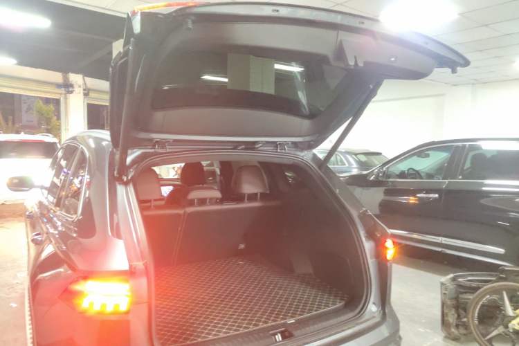 Used Geely Auto Monjaro L 2024 2.0TD High-Power Automatic Two-Wheel Drive Skyline Edition
