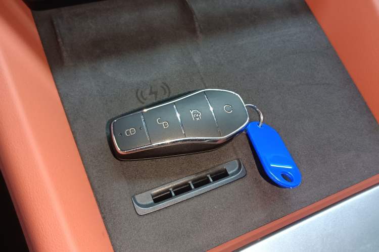 Used BYD Tang L 2025 DM 200KM Four-Wheel Drive LiDAR Flagship Model Vehicle Key