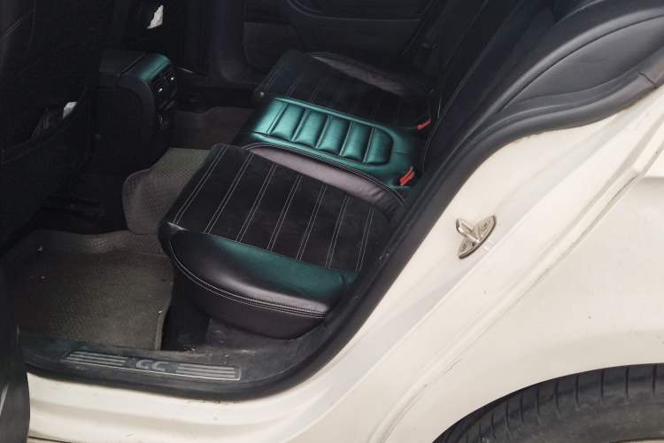 Used Volkswagen FAW-Volkswagen CC 2011 1.8TSI Luxury Model Left Rear Seat