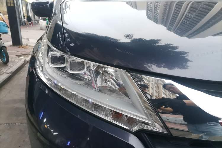 Used Honda Odyssey 2015 2.4L Smart Edition Right Front Headlight