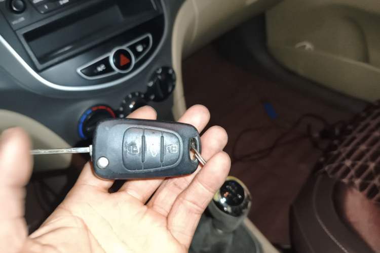 Used Hyundai Verna (older generation) 2010 Sedan 1.4L Manual Comfort GS