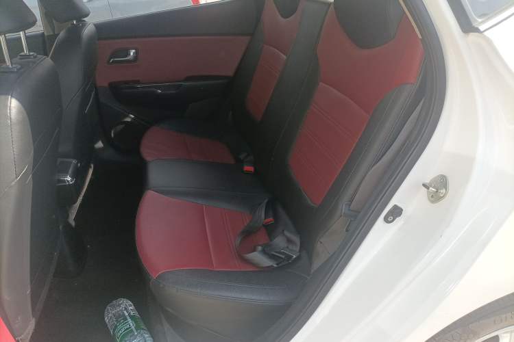 Used Kia K2 2015 Hatchback 1.4L AT GLS Cool Edition
