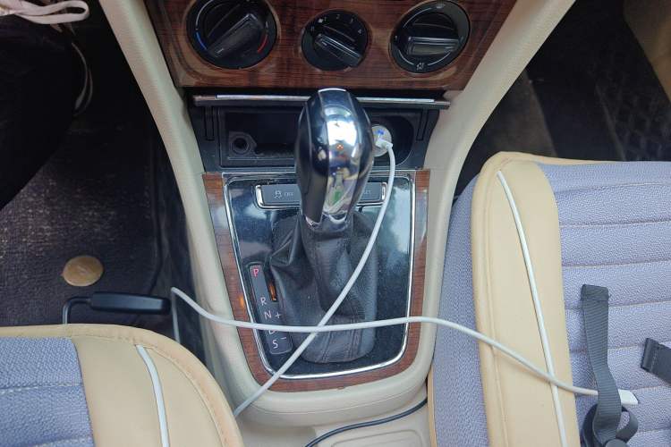 Used Volkswagen Lavida 2015 1.6L Automatic Comfort Edition