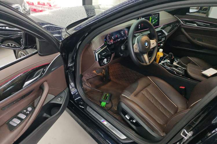 Used BMW 5 Series 2022 Second Facelift 525Li M Sport Package
