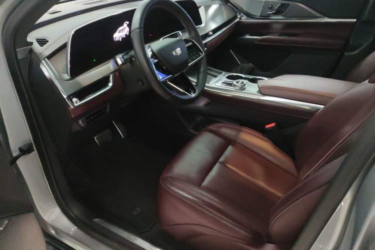 Used Cadillac XT5 2025 2.0T Platinum Edition