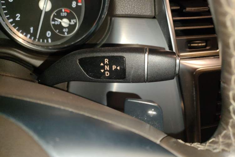 Used Mercedes-Benz M-Class 2014 ML 320 4MATIC
