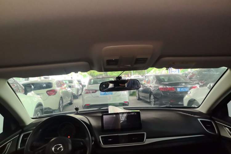 Used Mazda 3 Axela 2017 Sedan 1.5L Automatic Comfort Model China VI Standard Headliner