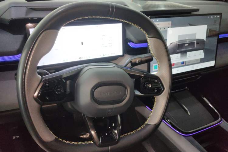 Used Lynk & Co 08 EM-P 2023 120km Long-Range Halo Steering Wheel