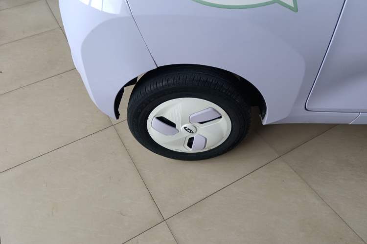 Used Chery QQ Ice Cream 2022 120km Conical Shape Lithium Iron Phosphate
