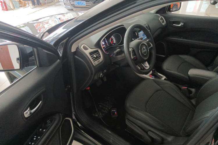 Used Jeep Compass 2019 200T Automatic Prestige Edition
