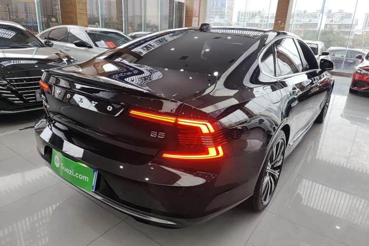 Used Volvo S90 2023 B5 Zhiyi Luxury Edition
