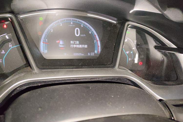 Used Honda Civic 2019 220TURBO CVT Dynamic Edition China VI Odometer Close Up