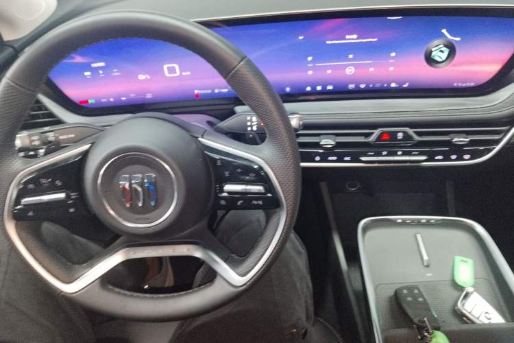 Used Buick LaCrosse 2025 28T Platinum Edition