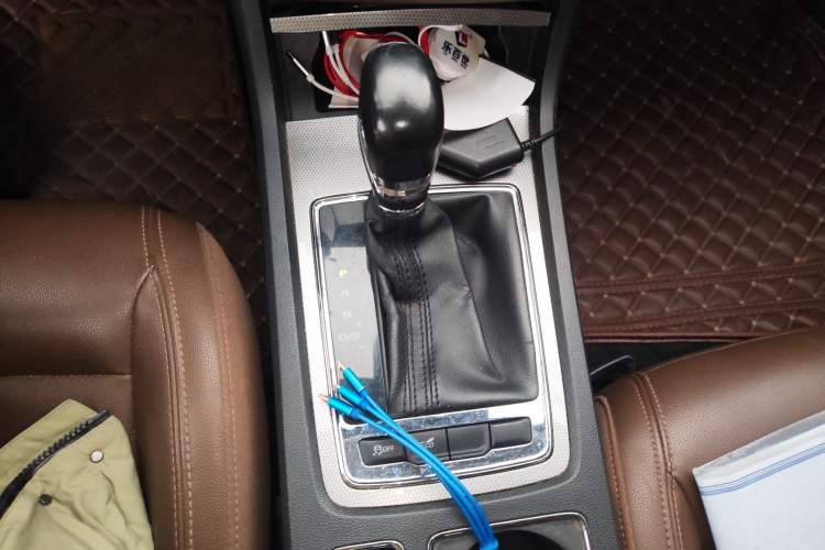 Used Roewe i6 2017 20T Automatic Internet ZhiZun Edition
