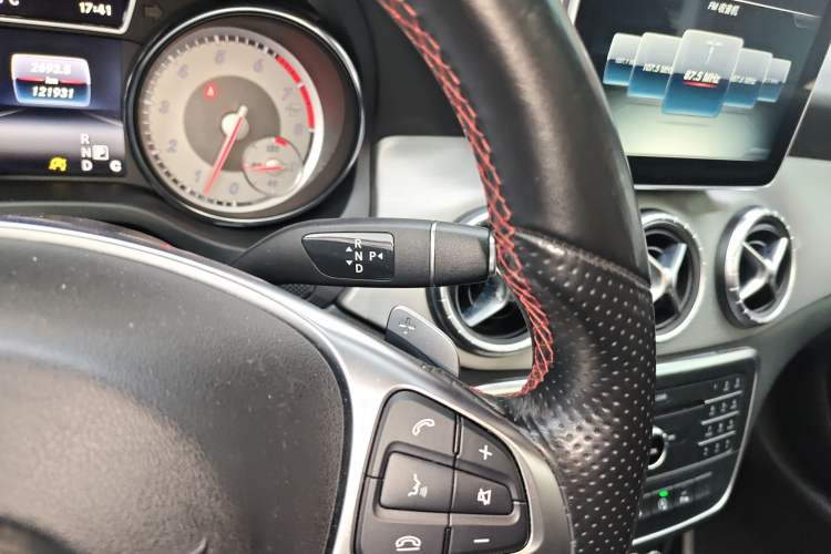 Used Mercedes-Benz CLA 2016 CLA 220 4MATIC Gear Lever