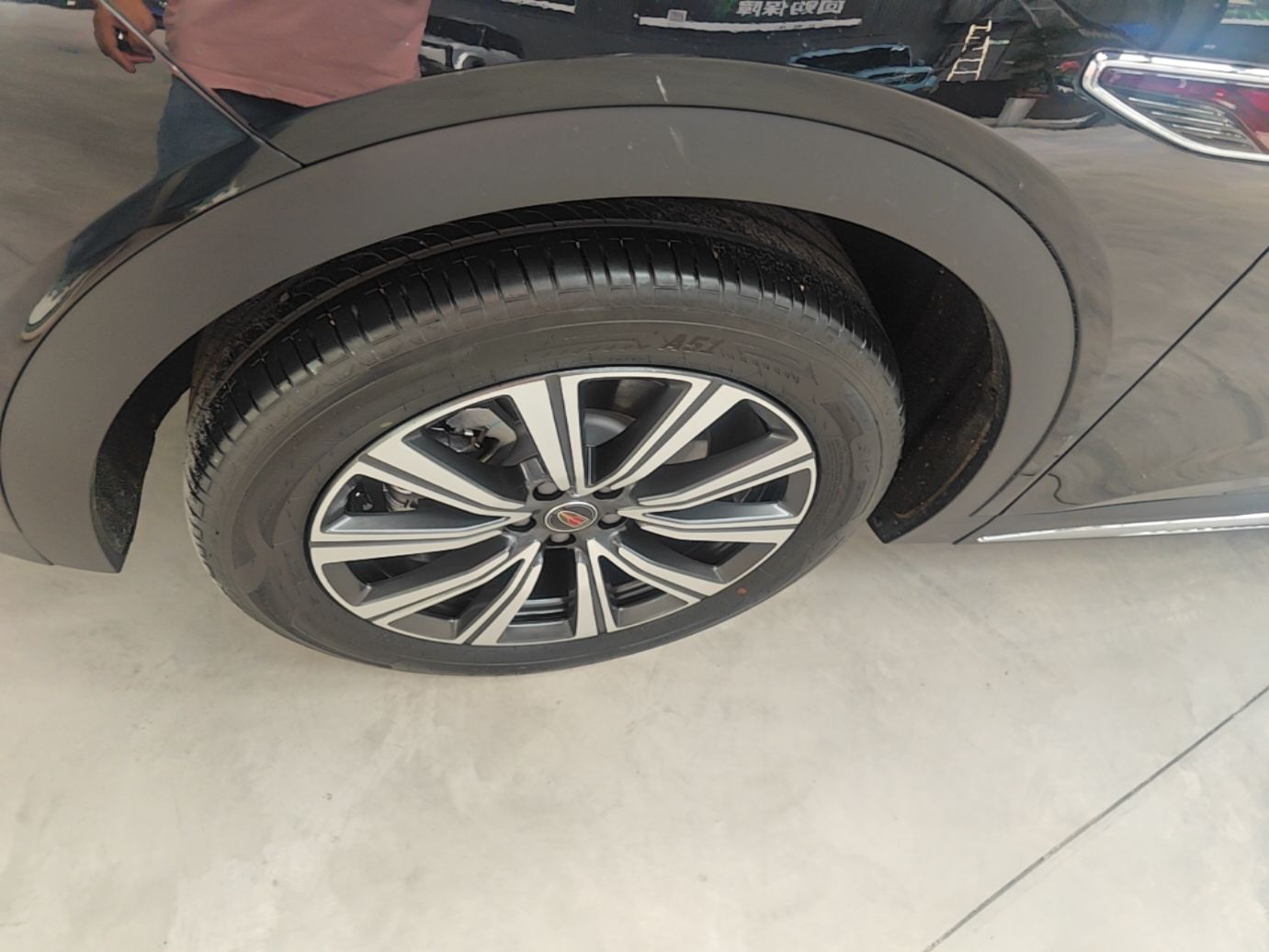 Hongqi HS7 PHEV 2025 Model 2.0T PHEV Four-Wheel Drive 2 Million Units Commemorative Edition 6-Seater — снимка 10