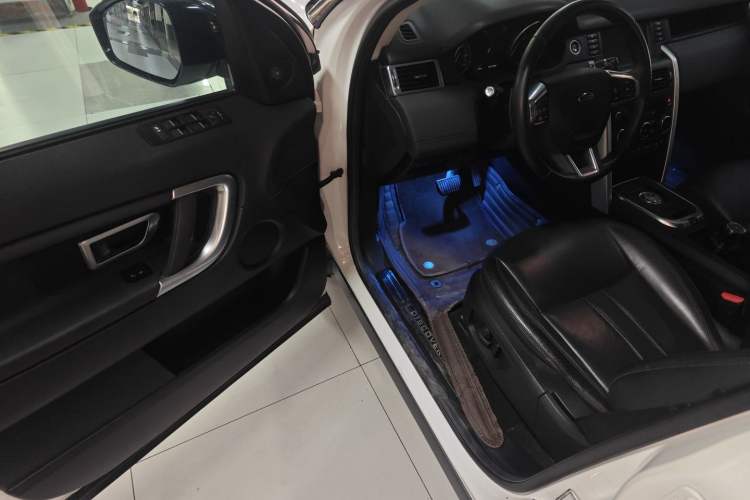 Used Land Rover Discovery Sport 2019 240 PS SE Version China VI Standard