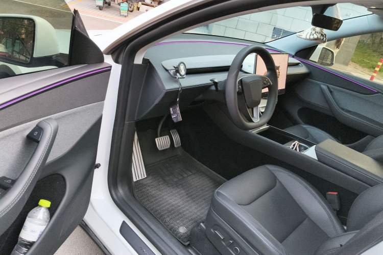 Used Tesla Model Y 2025 Rear-Wheel-Drive Version