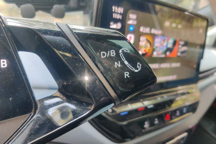 Used Volkswagen ID.4 X 2024 Pure & Smart Edition Gear Lever