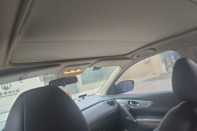 Used Nissan Qashqai 2019 2.0L CVT Luxury Edition Headliner