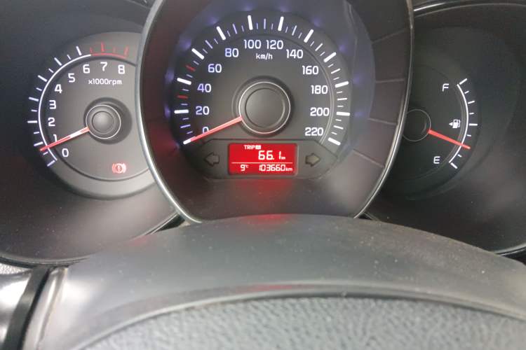 Used Kia K2 2015 Sedan 1.4L MT GLS