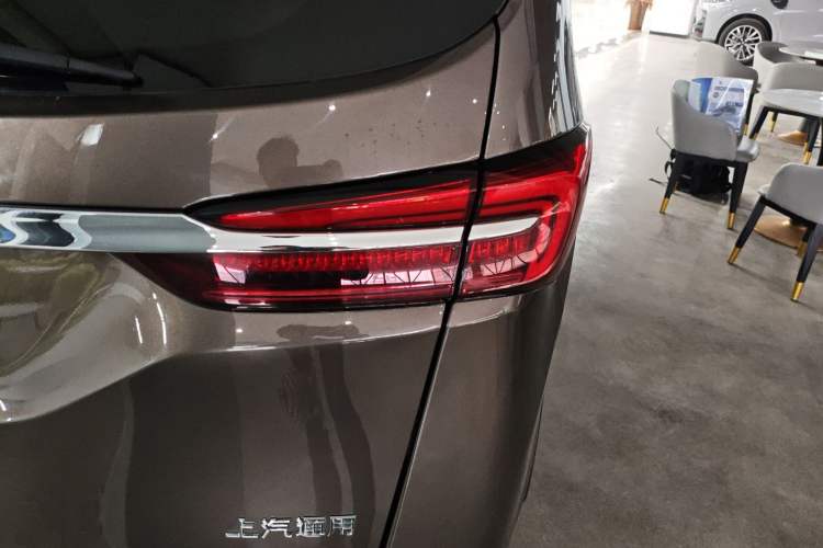 Used Buick GL8 2023 Land Executive Class 652T Luxury Model